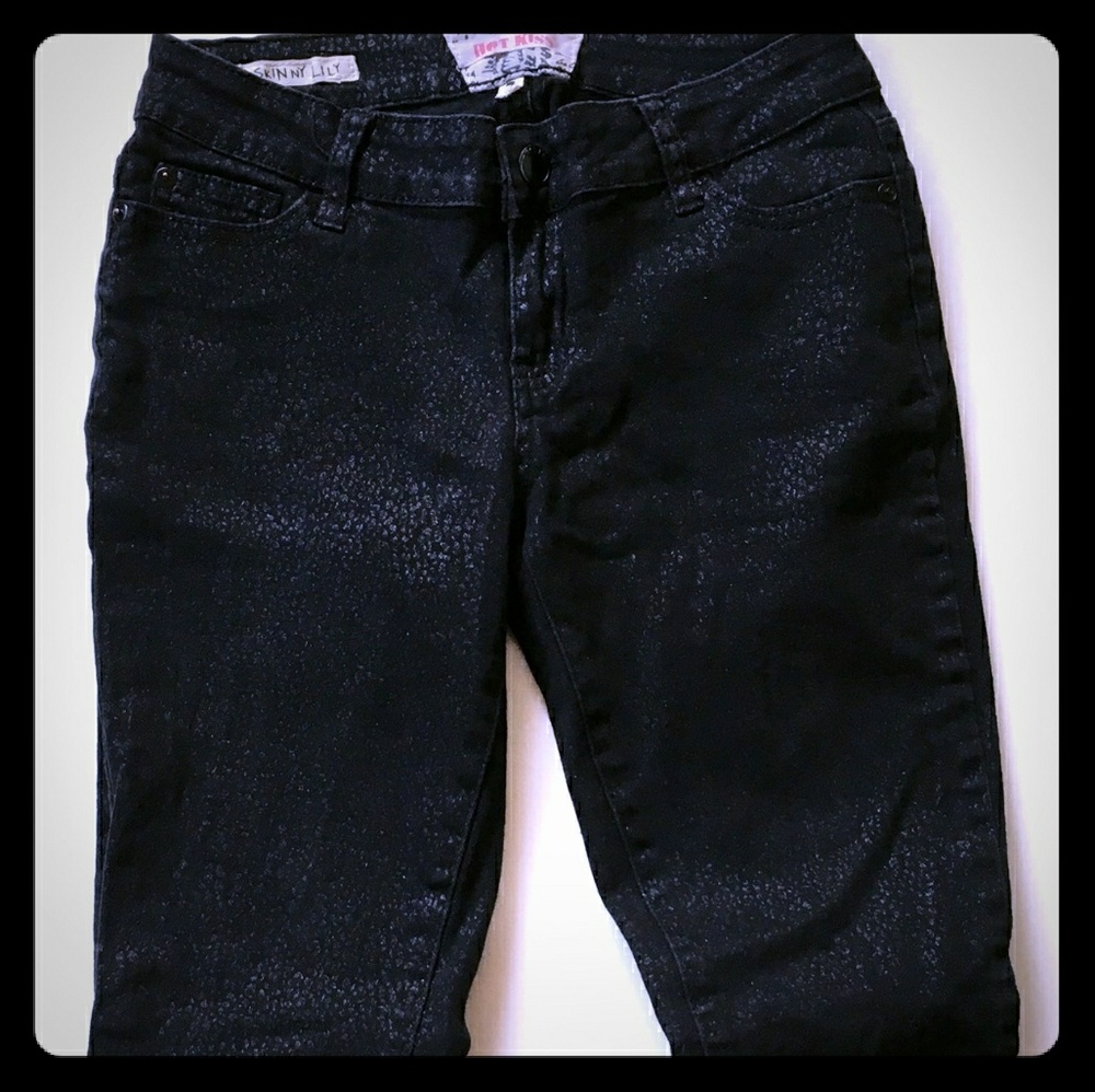 HOT KISS 💋 BLACK LEPARD PRINT JEANS SIZE 7